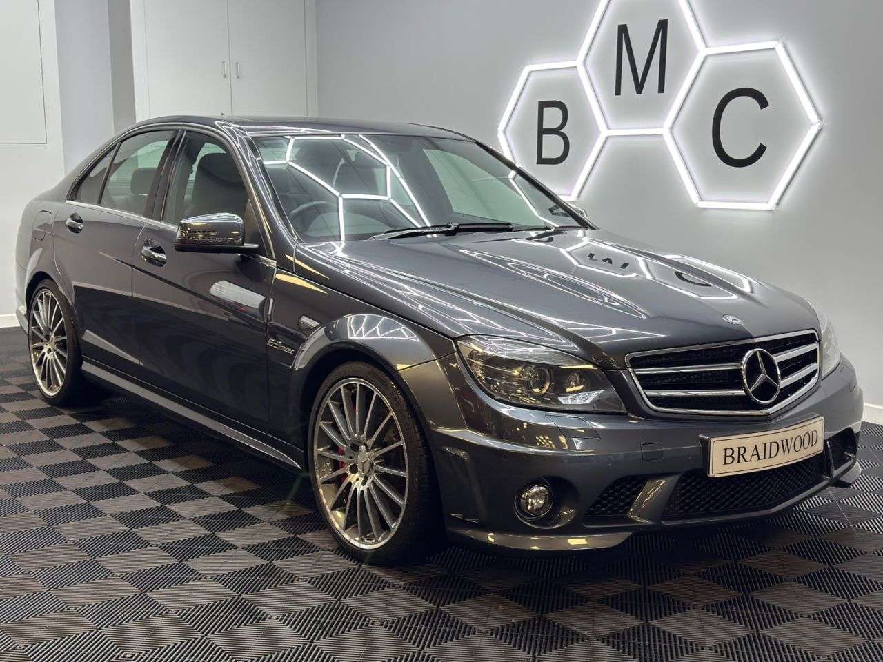 A 2010 MERCEDES-BENZ C-CLASS 6.3 C63 V8 AMG Saloon 4dr Petrol G-Tronic Euro 4 (457 ps) A 2010 MERCEDES-BENZ C-CLASS 6.3 C63 V8 AMG Saloon 4dr Petrol G-Tronic Euro 4 (457 ps)