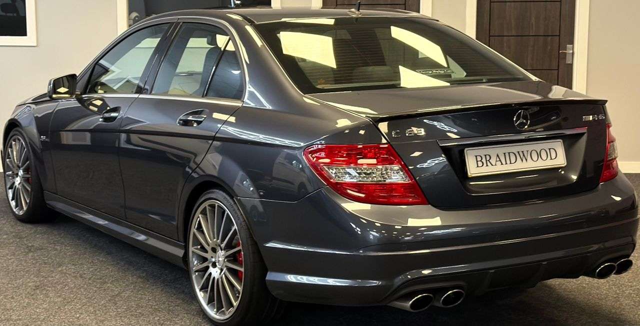 A 2010 MERCEDES-BENZ C-CLASS 6.3 C63 V8 AMG Saloon 4dr Petrol G-Tronic Euro 4 (457 ps) A 2010 MERCEDES-BENZ C-CLASS 6.3 C63 V8 AMG Saloon 4dr Petrol G-Tronic Euro 4 (457 ps)