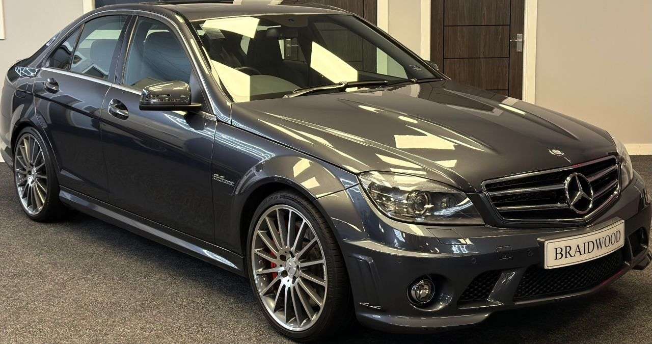 A 2010 MERCEDES-BENZ C-CLASS 6.3 C63 V8 AMG Saloon 4dr Petrol G-Tronic Euro 4 (457 ps) A 2010 MERCEDES-BENZ C-CLASS 6.3 C63 V8 AMG Saloon 4dr Petrol G-Tronic Euro 4 (457 ps)