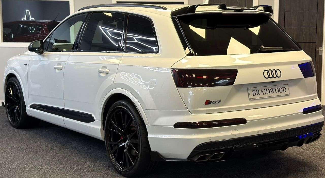 A 2017 AUDI SQ7 4.0 TDI V8 SUV 5dr Diesel Tiptronic quattro Euro 6 (s/s) (435 ps) A 2017 AUDI SQ7 4.0 TDI V8 SUV 5dr Diesel Tiptronic quattro Euro 6 (s/s) (435 ps)