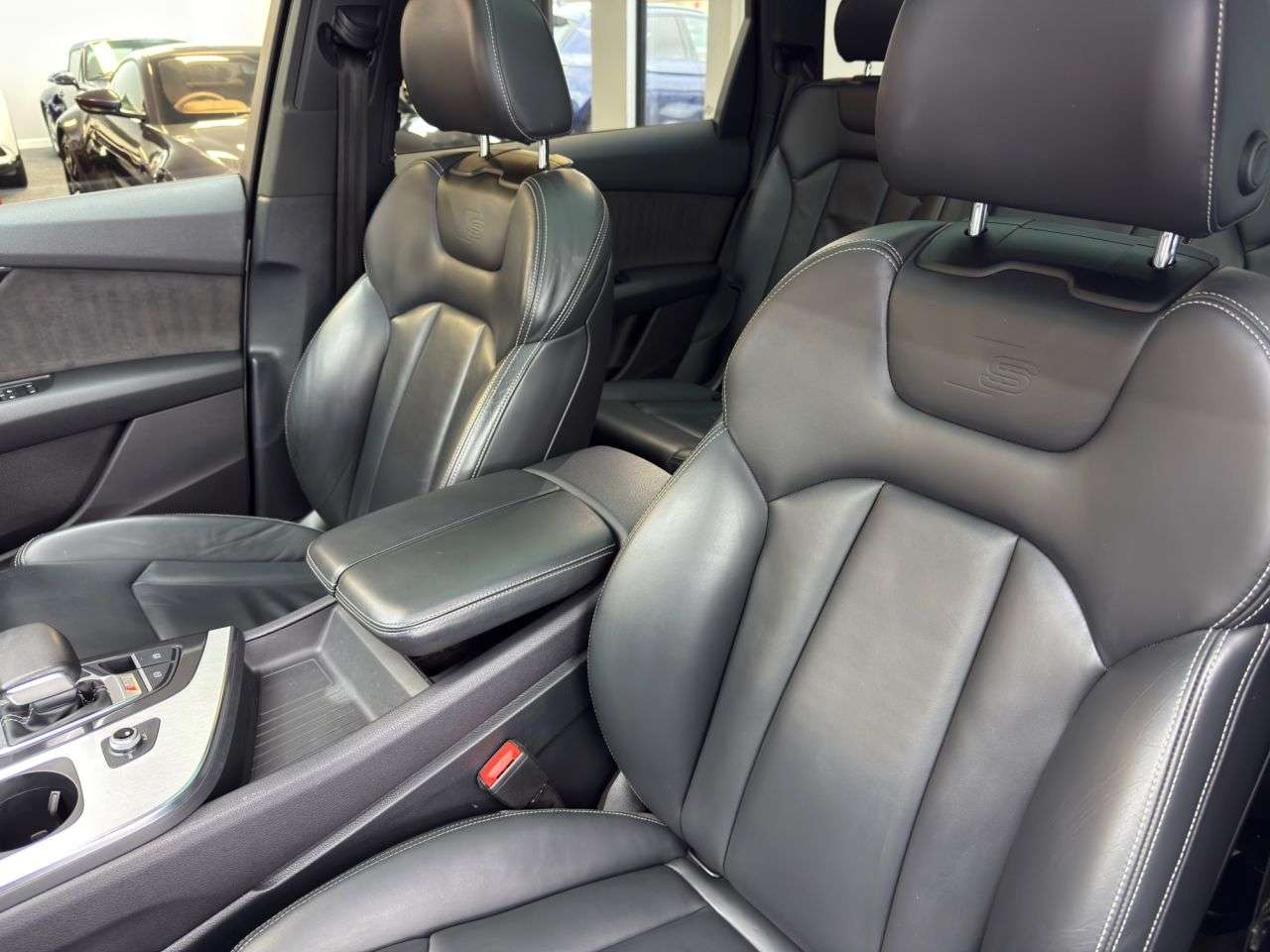 2017 AUDI SQ7 2017 AUDI SQ7