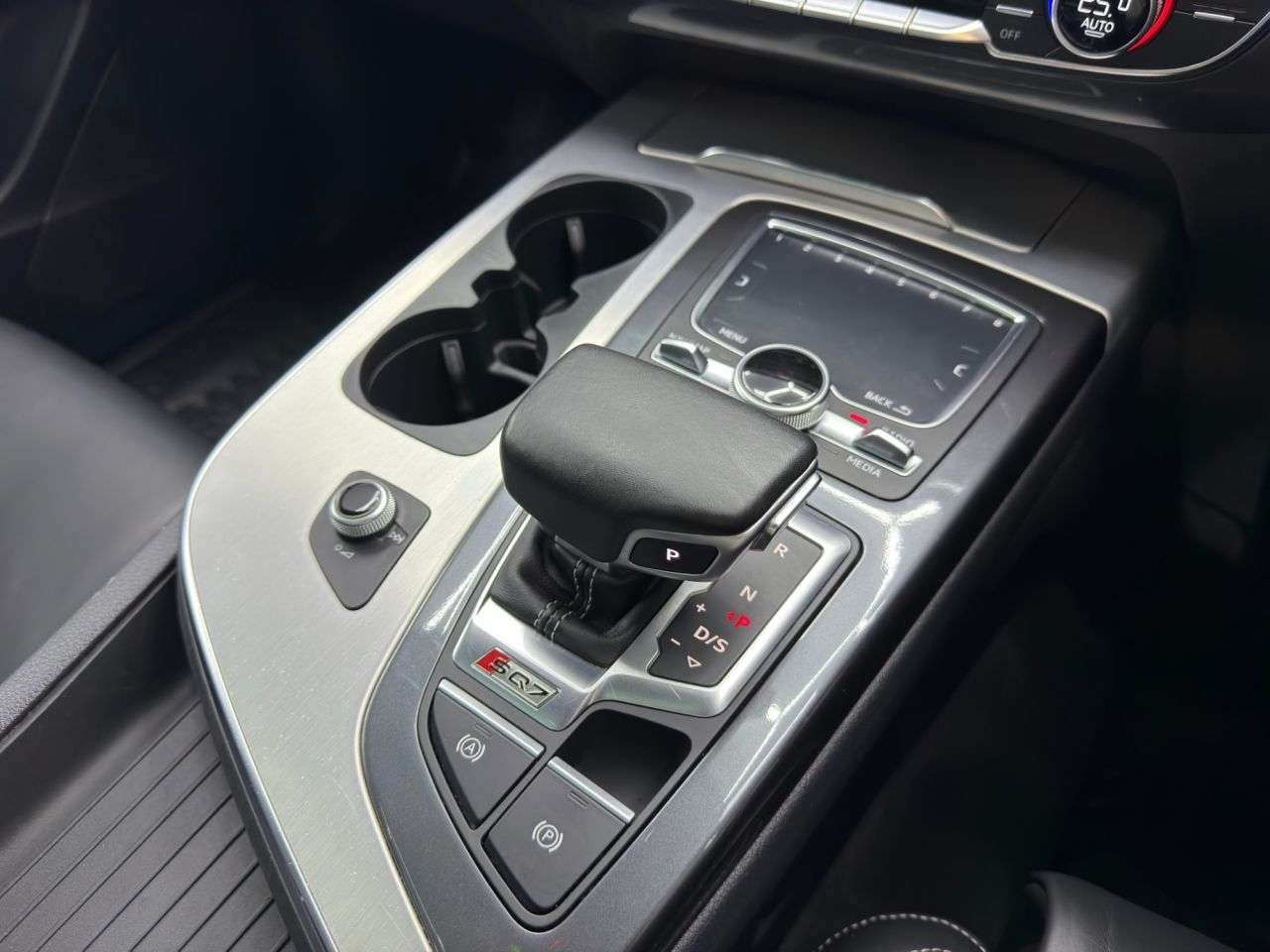 2017 AUDI SQ7 2017 AUDI SQ7