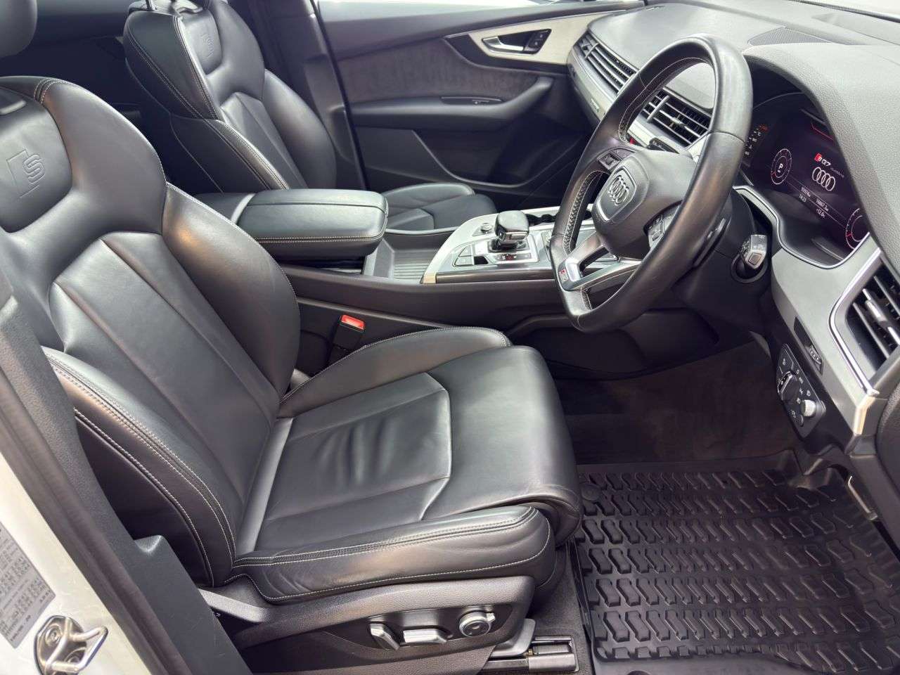 2017 AUDI SQ7 2017 AUDI SQ7