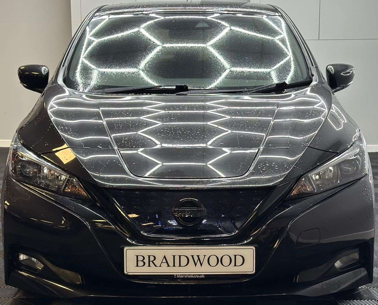 A 2020 NISSAN LEAF 40kWh Acenta Hatchback 5dr Electric Auto (150 ps) A 2020 NISSAN LEAF 40kWh Acenta Hatchback 5dr Electric Auto (150 ps)