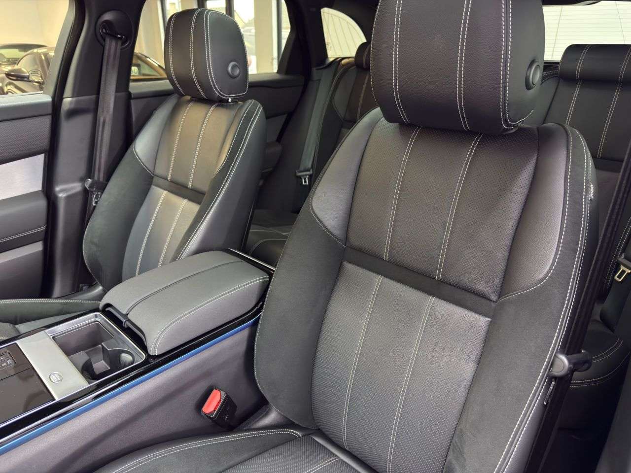 2022 LAND ROVER RANGE ROVER VELAR 2022 LAND ROVER RANGE ROVER VELAR