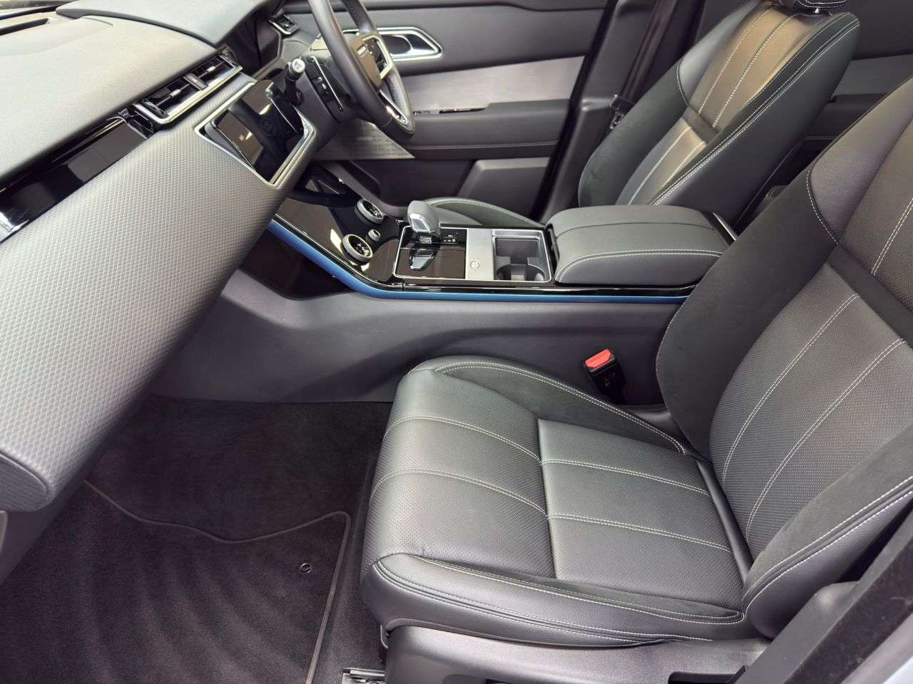 2022 LAND ROVER RANGE ROVER VELAR 2022 LAND ROVER RANGE ROVER VELAR