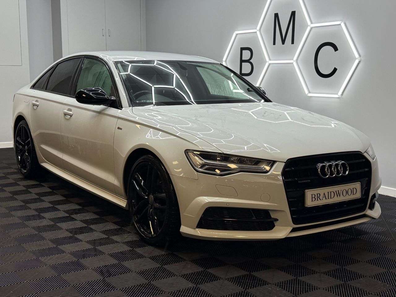 A 2017 AUDI A6 SALOON 2.0 TDI Black Edition Saloon 4dr Diesel S Tronic quattro Euro 6 (s/s) (190 A 2017 AUDI A6 SALOON 2.0 TDI Black Edition Saloon 4dr Diesel S Tronic quattro Euro 6 (s/s) (190