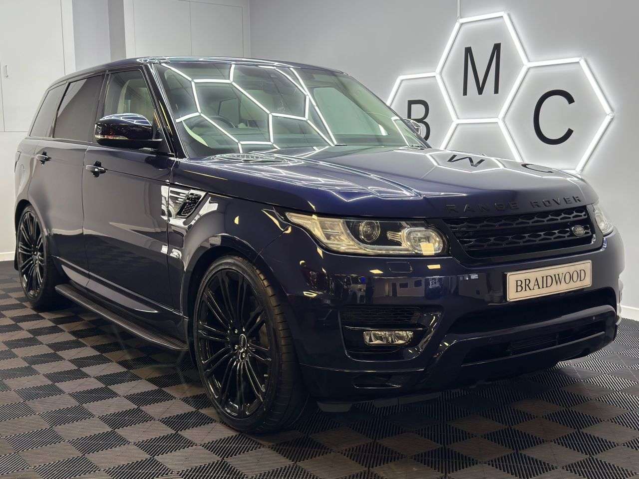 A 2016 LAND ROVER RANGE ROVER SPORT 3.0 SD V6 HSE SUV 5dr Diesel Auto 4WD Euro 6 (s/s) (306 ps) A 2016 LAND ROVER RANGE ROVER SPORT 3.0 SD V6 HSE SUV 5dr Diesel Auto 4WD Euro 6 (s/s) (306 ps)