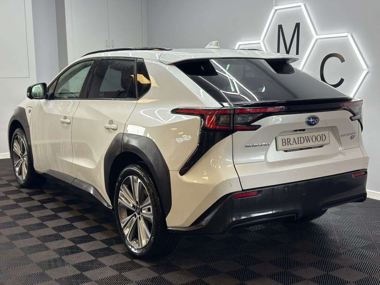 A 2023 SUBARU SOLTERRA 71.4kWh Touring SUV 5dr Electric Auto AWD (218 ps) A 2023 SUBARU SOLTERRA 71.4kWh Touring SUV 5dr Electric Auto AWD (218 ps)