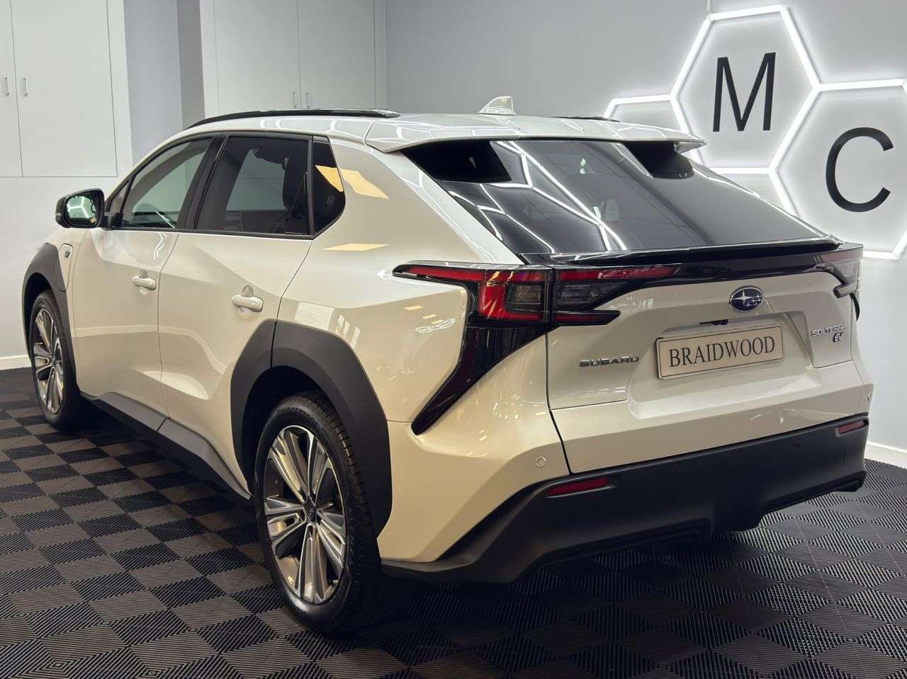 A 2023 SUBARU SOLTERRA 71.4kWh Touring SUV 5dr Electric Auto AWD (218 ps) A 2023 SUBARU SOLTERRA 71.4kWh Touring SUV 5dr Electric Auto AWD (218 ps)