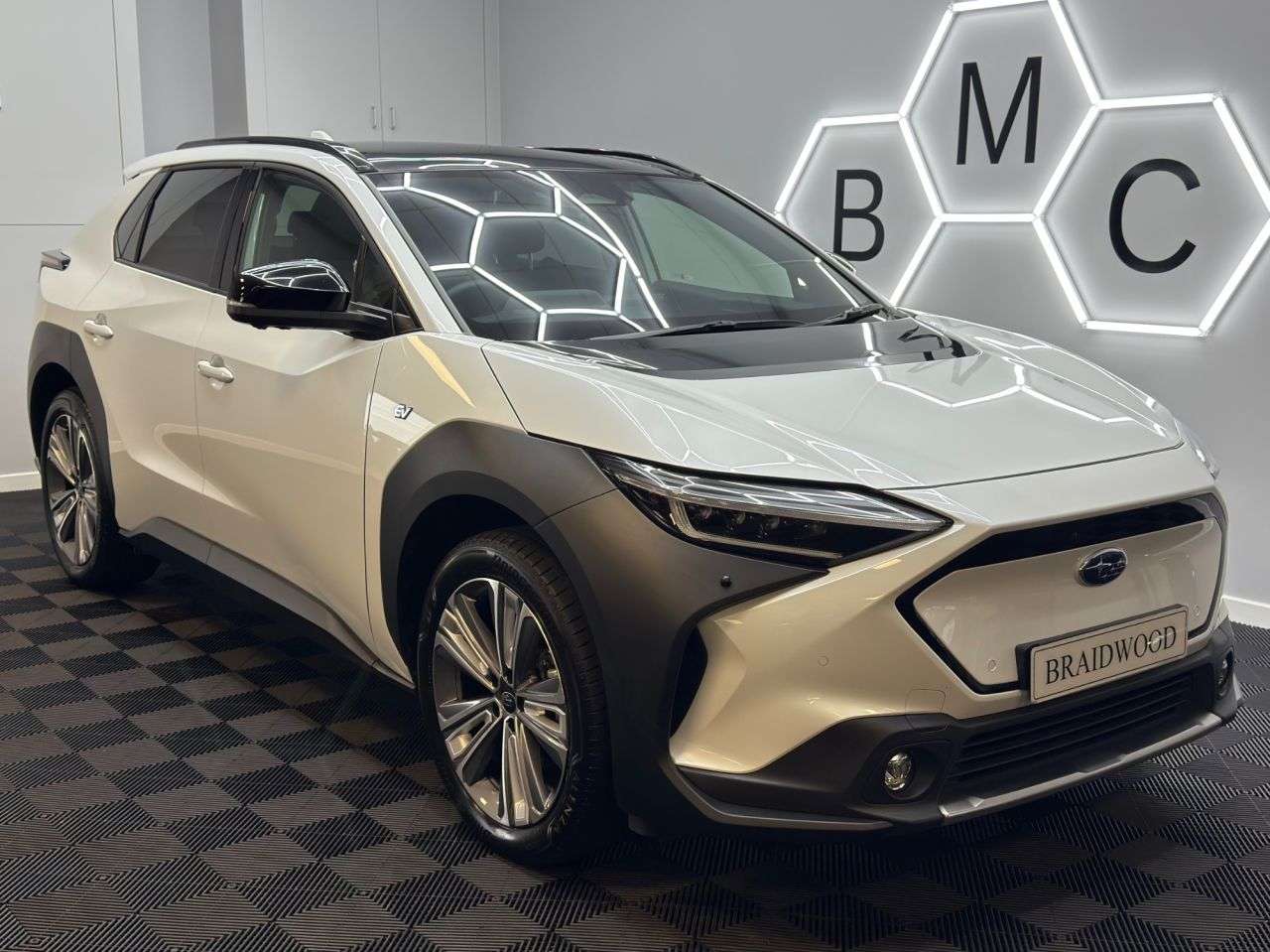 A 2023 SUBARU SOLTERRA 71.4kWh Touring SUV 5dr Electric Auto AWD (218 ps) A 2023 SUBARU SOLTERRA 71.4kWh Touring SUV 5dr Electric Auto AWD (218 ps)