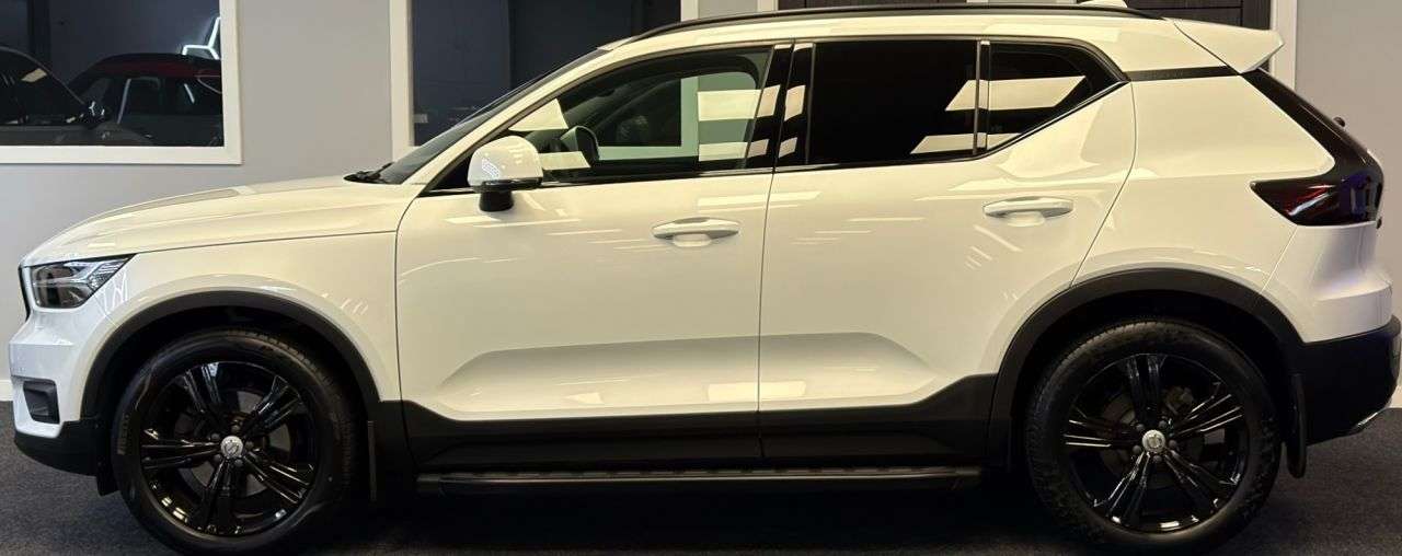 2019 VOLVO XC40 2019 VOLVO XC40