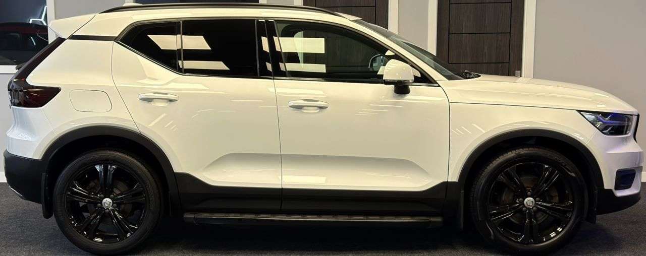 2019 VOLVO XC40 2019 VOLVO XC40