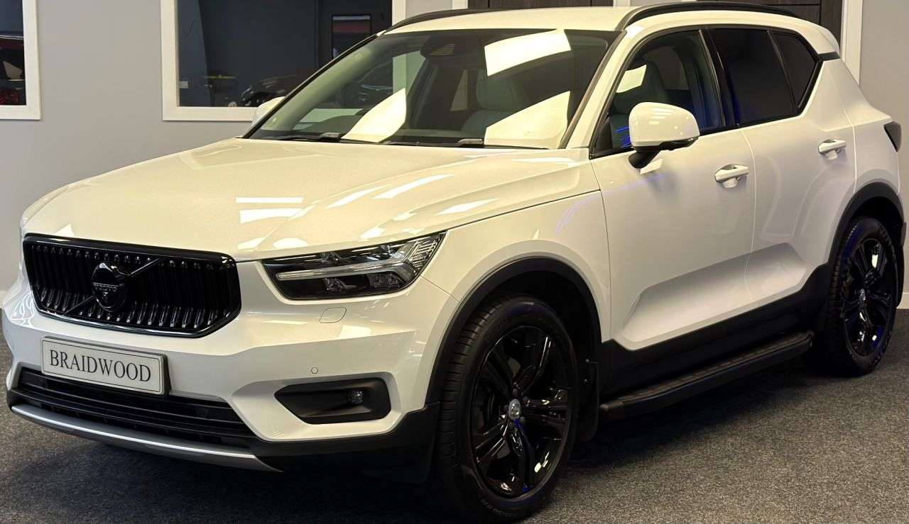 2019 VOLVO XC40 2019 VOLVO XC40