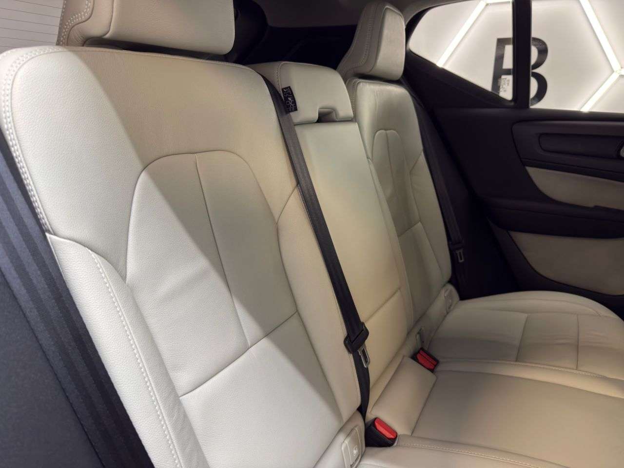 2019 VOLVO XC40 2019 VOLVO XC40