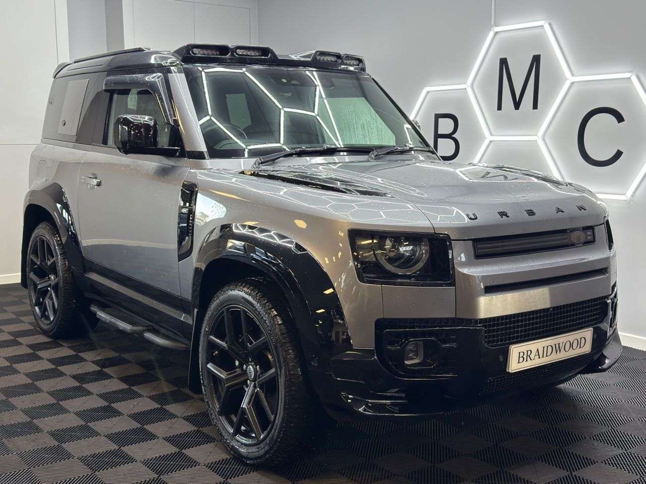 A 2024 LAND ROVER DEFENDER 3.0 D300 MHEV X-Dynamic HSE SUV 3dr Diesel Auto 4WD Euro 6 (s/s) (300 ps) A 2024 LAND ROVER DEFENDER 3.0 D300 MHEV X-Dynamic HSE SUV 3dr Diesel Auto 4WD Euro 6 (s/s) (300 ps)