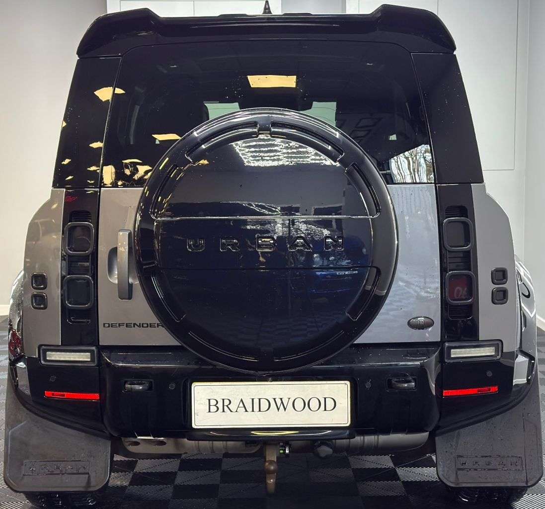 A 2024 LAND ROVER DEFENDER 3.0 D300 MHEV X-Dynamic HSE SUV 3dr Diesel Auto 4WD Euro 6 (s/s) (300 ps) A 2024 LAND ROVER DEFENDER 3.0 D300 MHEV X-Dynamic HSE SUV 3dr Diesel Auto 4WD Euro 6 (s/s) (300 ps)