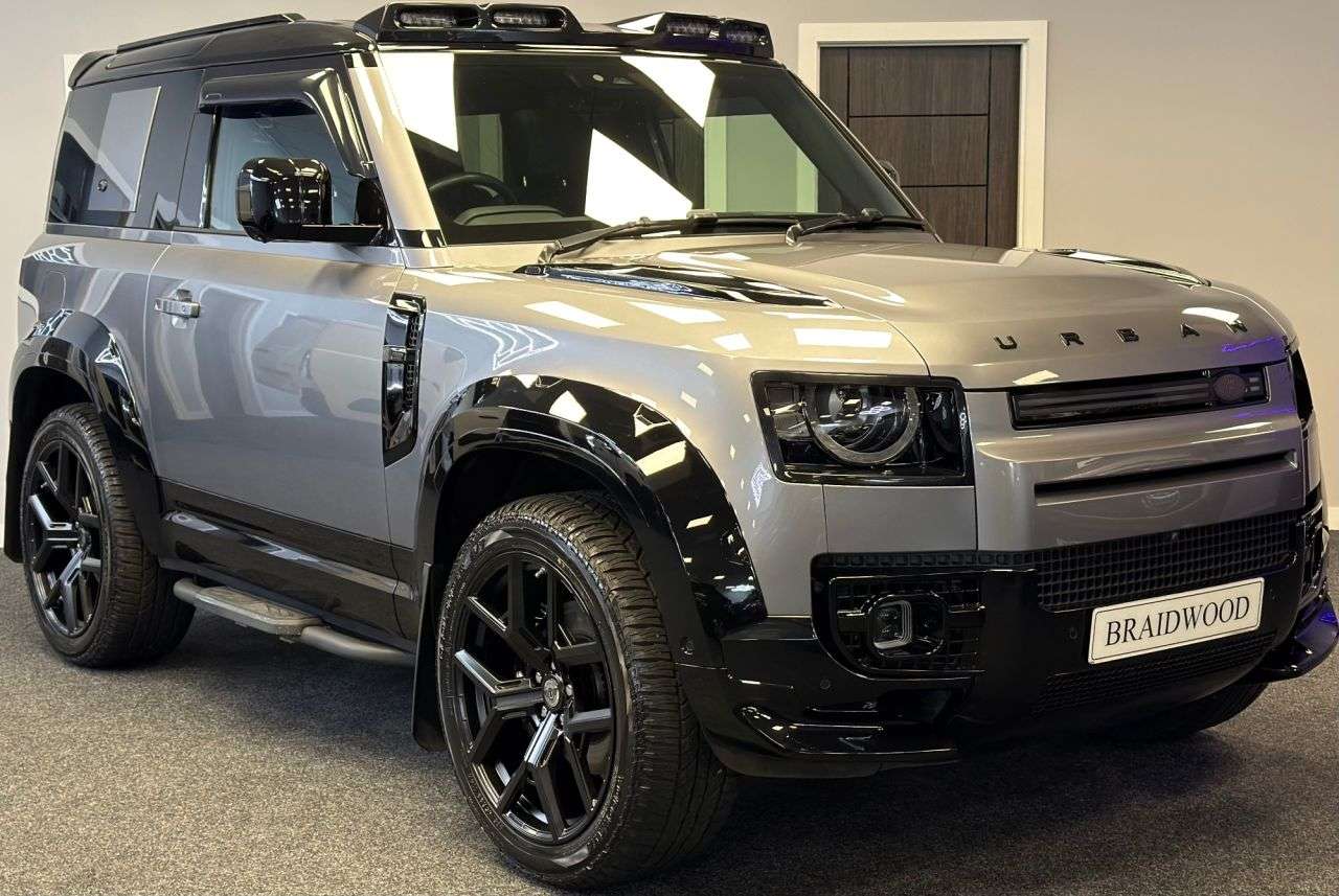 A 2024 LAND ROVER DEFENDER 3.0 D300 MHEV X-Dynamic HSE SUV 3dr Diesel Auto 4WD Euro 6 (s/s) (300 ps) A 2024 LAND ROVER DEFENDER 3.0 D300 MHEV X-Dynamic HSE SUV 3dr Diesel Auto 4WD Euro 6 (s/s) (300 ps)