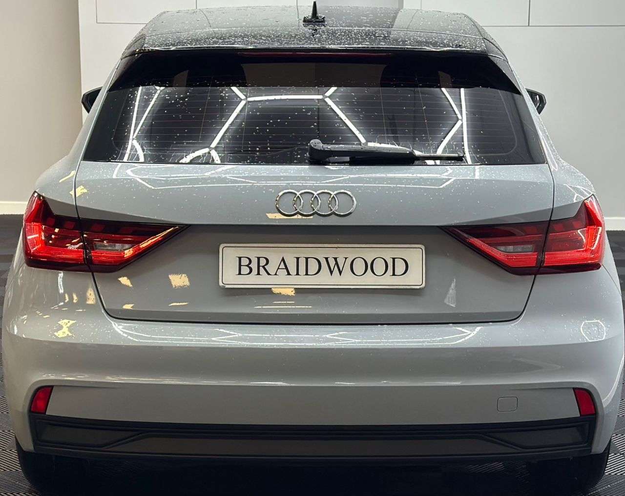 A 2021 AUDI A1 1.0 TFSI 25 Technik Sportback 5dr Petrol Manual Euro 6 (s/s) (95 ps) A 2021 AUDI A1 1.0 TFSI 25 Technik Sportback 5dr Petrol Manual Euro 6 (s/s) (95 ps)