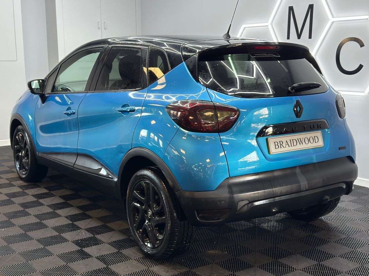 A 2017 RENAULT CAPTUR 1.5 dCi ENERGY Dynamique S Nav SUV 5dr Diesel Manual Euro 6 (s/s) (90 ps) A 2017 RENAULT CAPTUR 1.5 dCi ENERGY Dynamique S Nav SUV 5dr Diesel Manual Euro 6 (s/s) (90 ps)