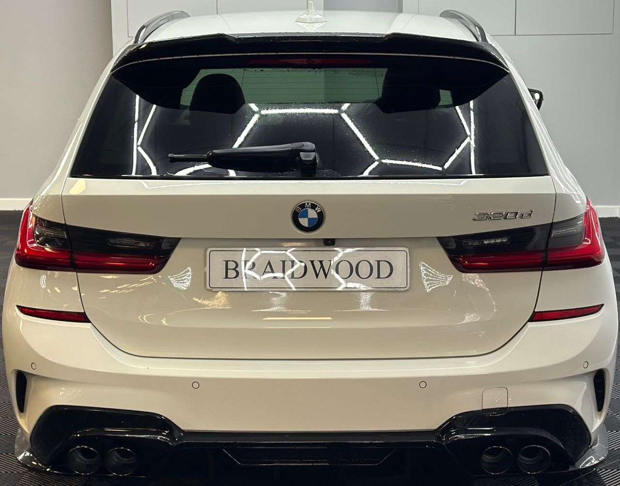A 2021 BMW 3 SERIES 2.0 320d MHT M Sport Touring 5dr Diesel Hybrid Auto Euro 6 (s/s) (190 ps) A 2021 BMW 3 SERIES 2.0 320d MHT M Sport Touring 5dr Diesel Hybrid Auto Euro 6 (s/s) (190 ps)
