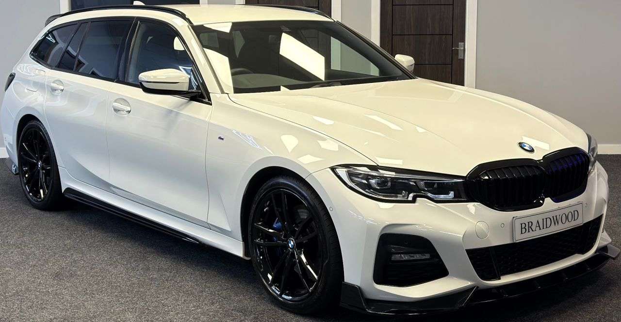A 2021 BMW 3 SERIES 2.0 320d MHT M Sport Touring 5dr Diesel Hybrid Auto Euro 6 (s/s) (190 ps) A 2021 BMW 3 SERIES 2.0 320d MHT M Sport Touring 5dr Diesel Hybrid Auto Euro 6 (s/s) (190 ps)