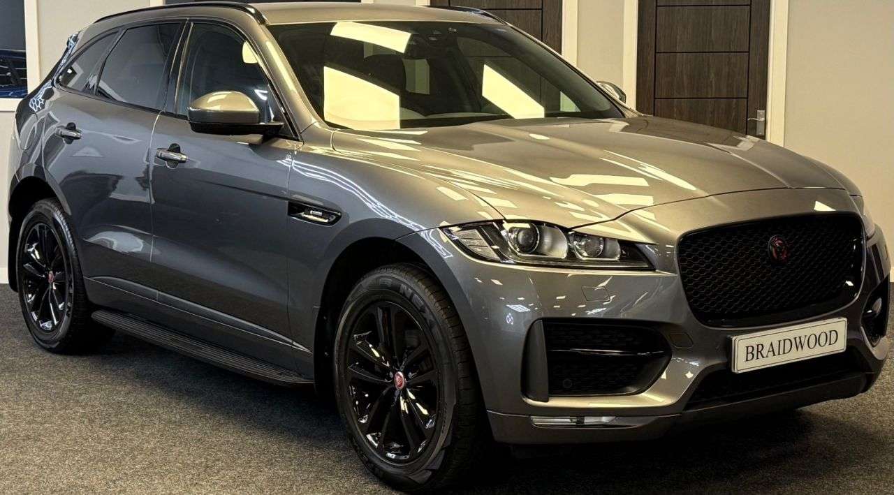 A 2018 JAGUAR F-PACE 2.0 D240 R-Sport SUV 5dr Diesel Auto AWD Euro 6 (s/s) (240 ps) A 2018 JAGUAR F-PACE 2.0 D240 R-Sport SUV 5dr Diesel Auto AWD Euro 6 (s/s) (240 ps)