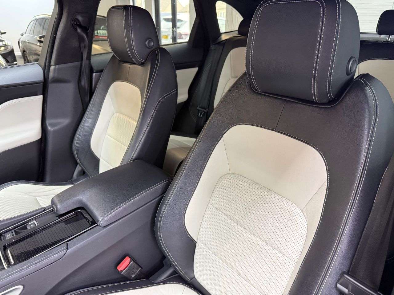 2018 JAGUAR F-PACE 2018 JAGUAR F-PACE