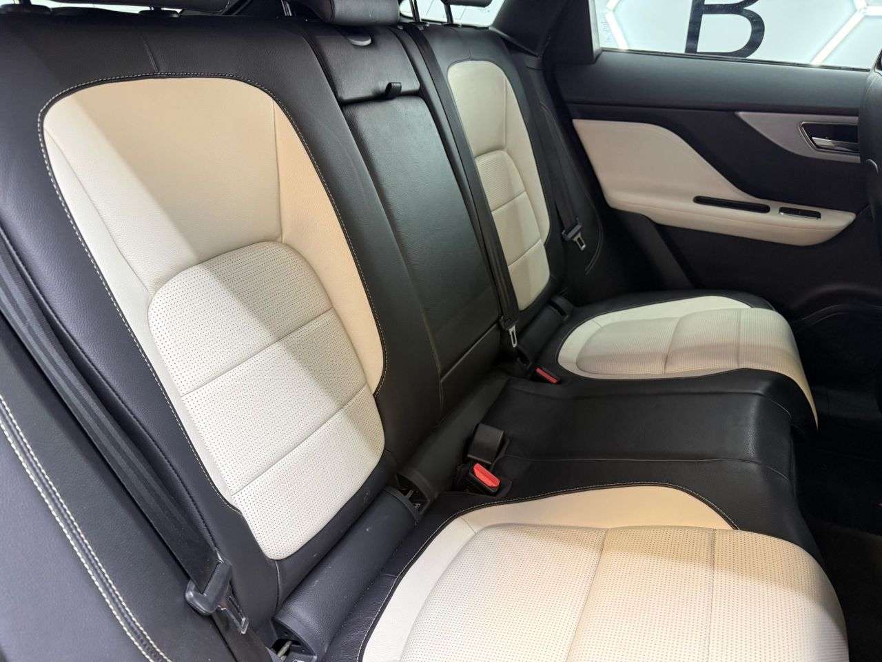 2018 JAGUAR F-PACE 2018 JAGUAR F-PACE