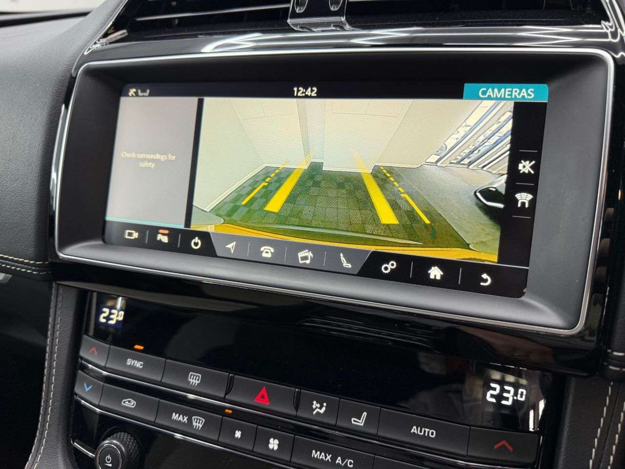 2018 JAGUAR F-PACE 2018 JAGUAR F-PACE