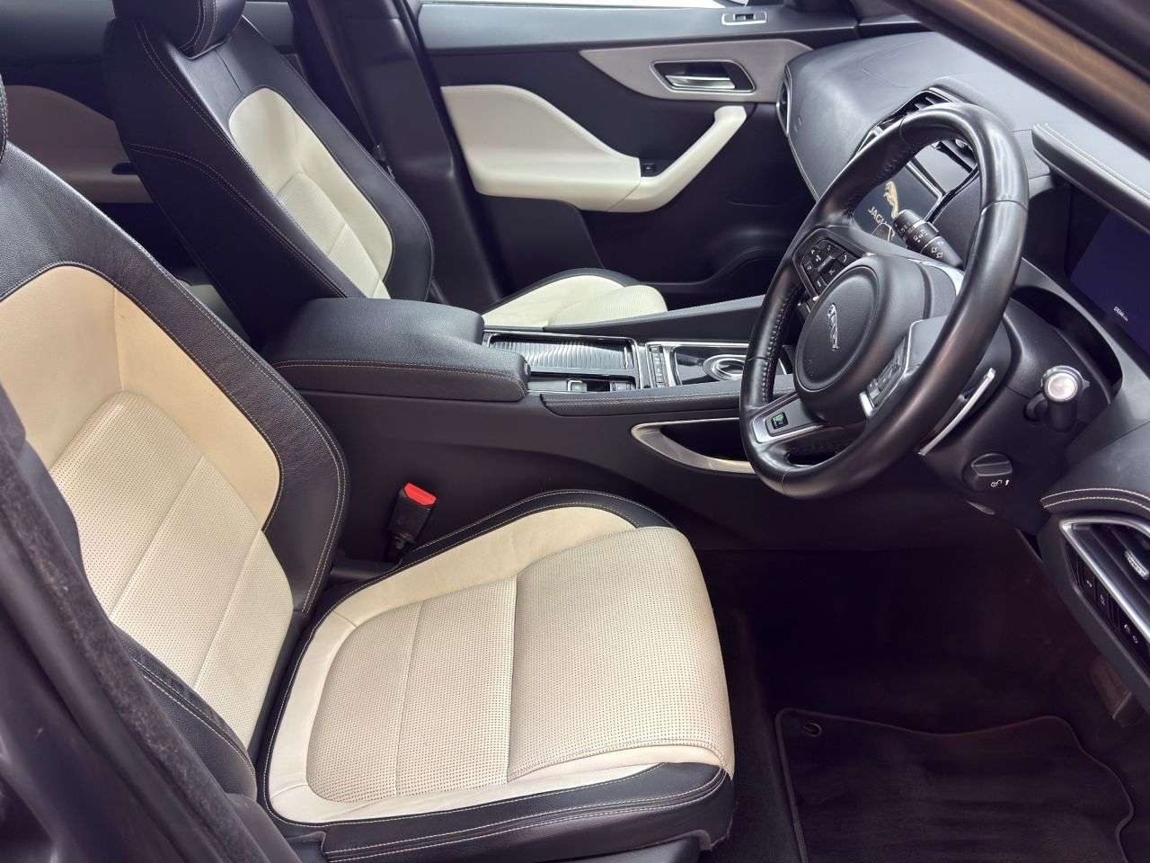 2018 JAGUAR F-PACE 2018 JAGUAR F-PACE