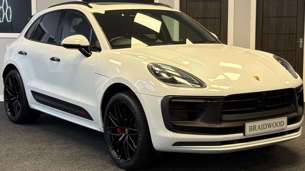 A 2022 PORSCHE MACAN 2.9T V6 GTS SUV 5dr Petrol PDK 4WD Euro 6 (s/s) (440 ps) A 2022 PORSCHE MACAN 2.9T V6 GTS SUV 5dr Petrol PDK 4WD Euro 6 (s/s) (440 ps)