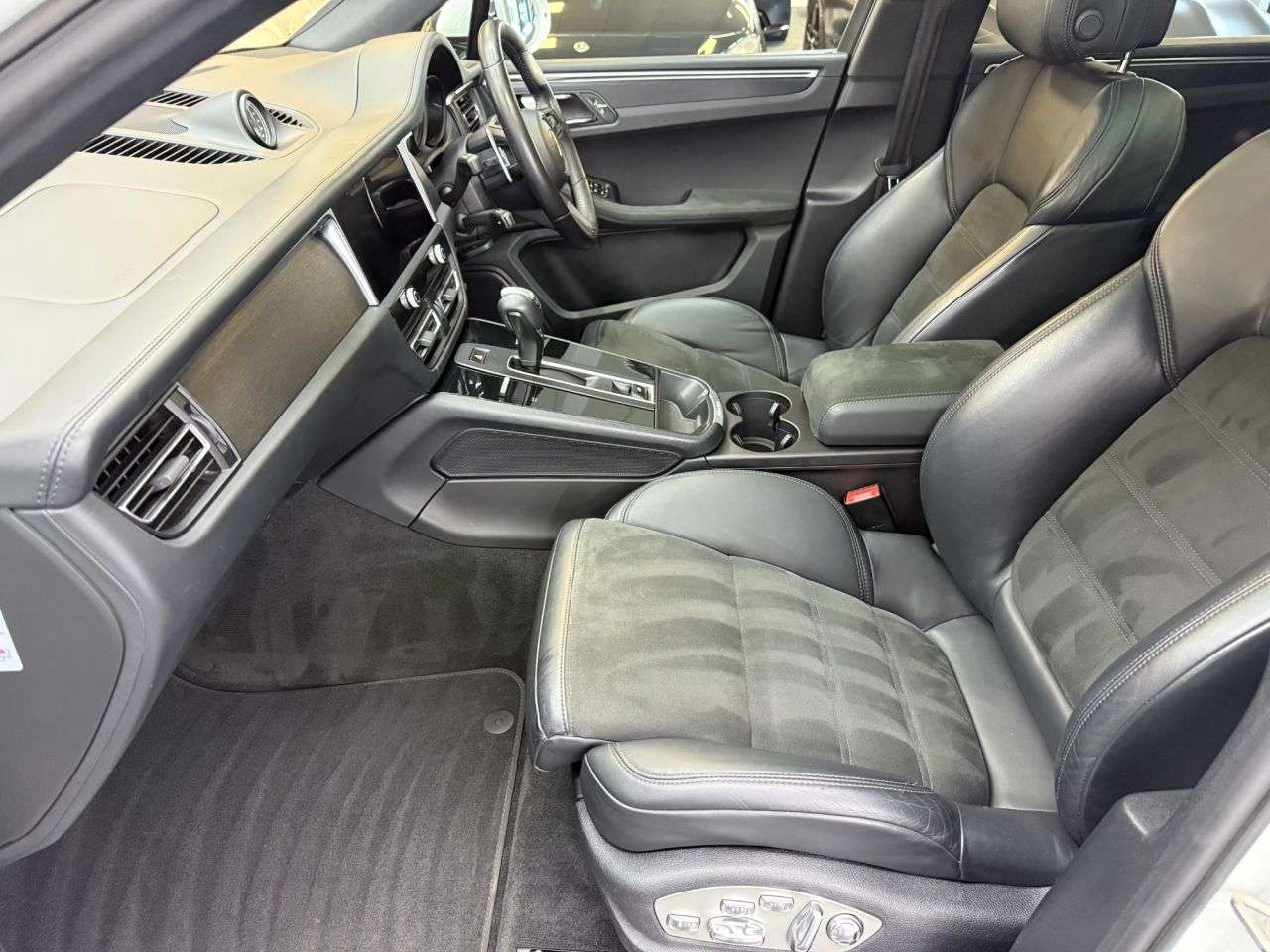 2022 PORSCHE MACAN 2022 PORSCHE MACAN