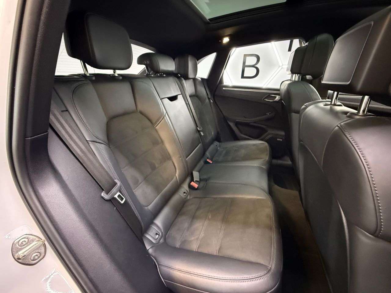 2022 PORSCHE MACAN 2022 PORSCHE MACAN