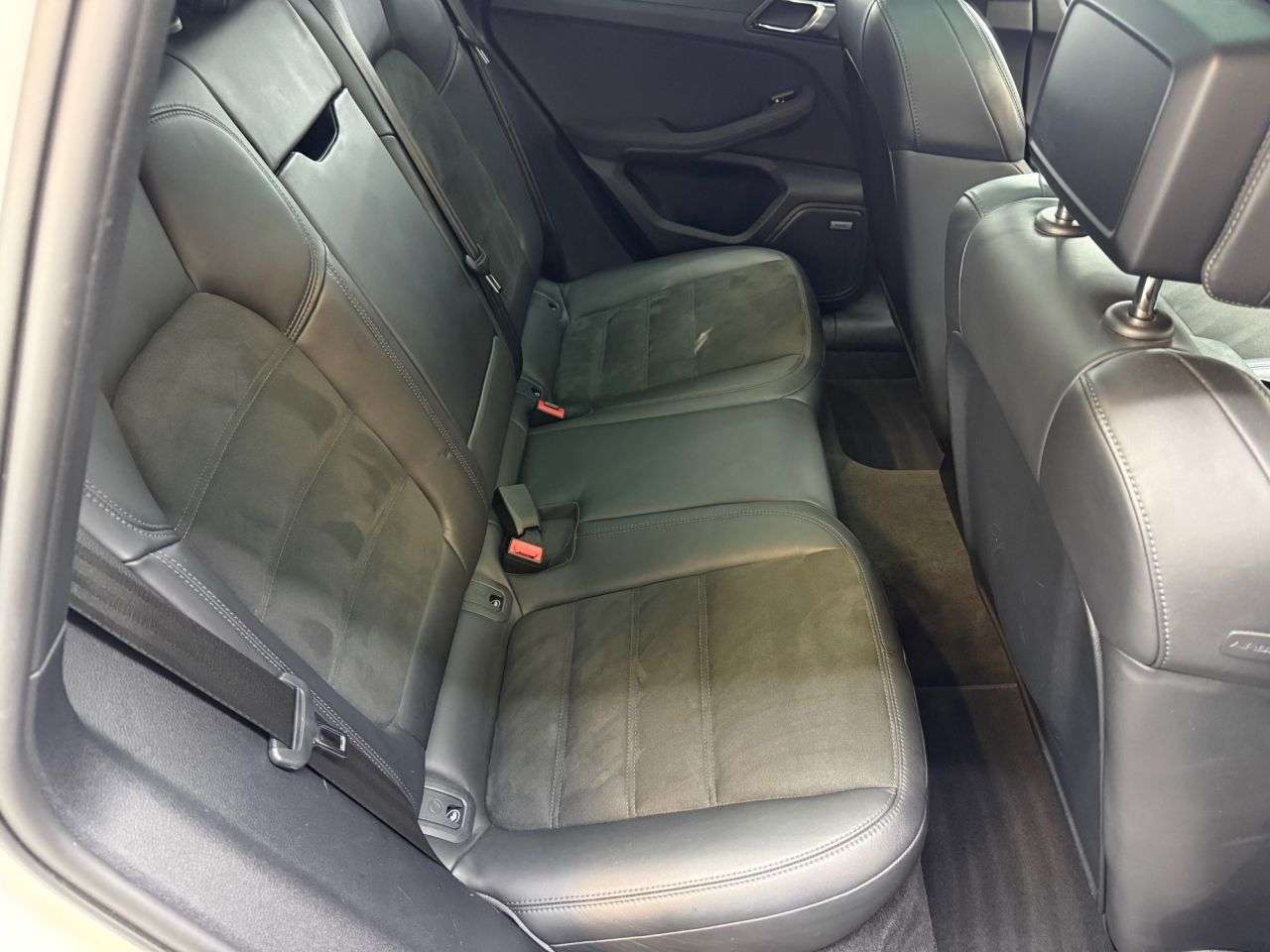 2022 PORSCHE MACAN 2022 PORSCHE MACAN