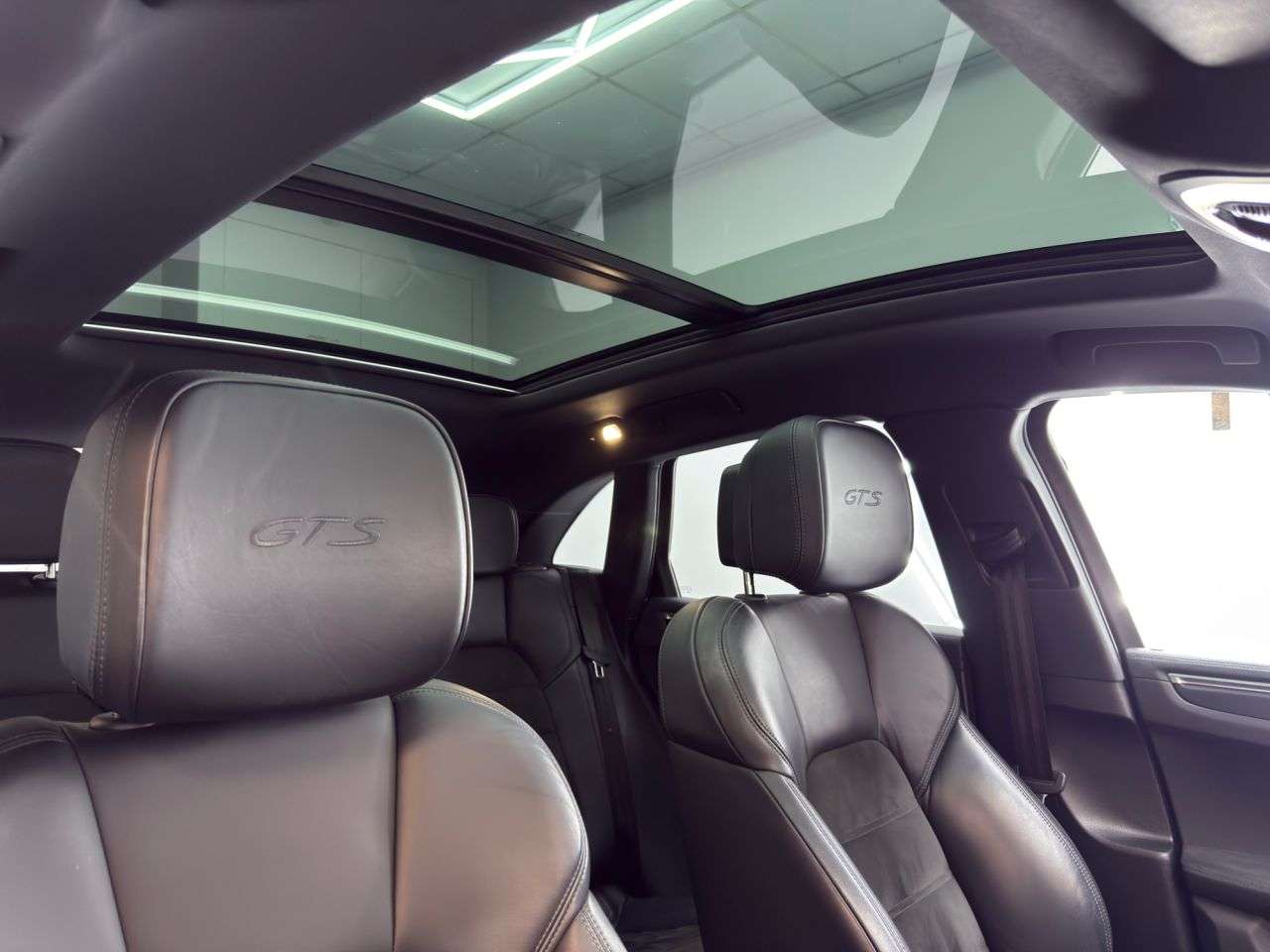 2022 PORSCHE MACAN 2022 PORSCHE MACAN