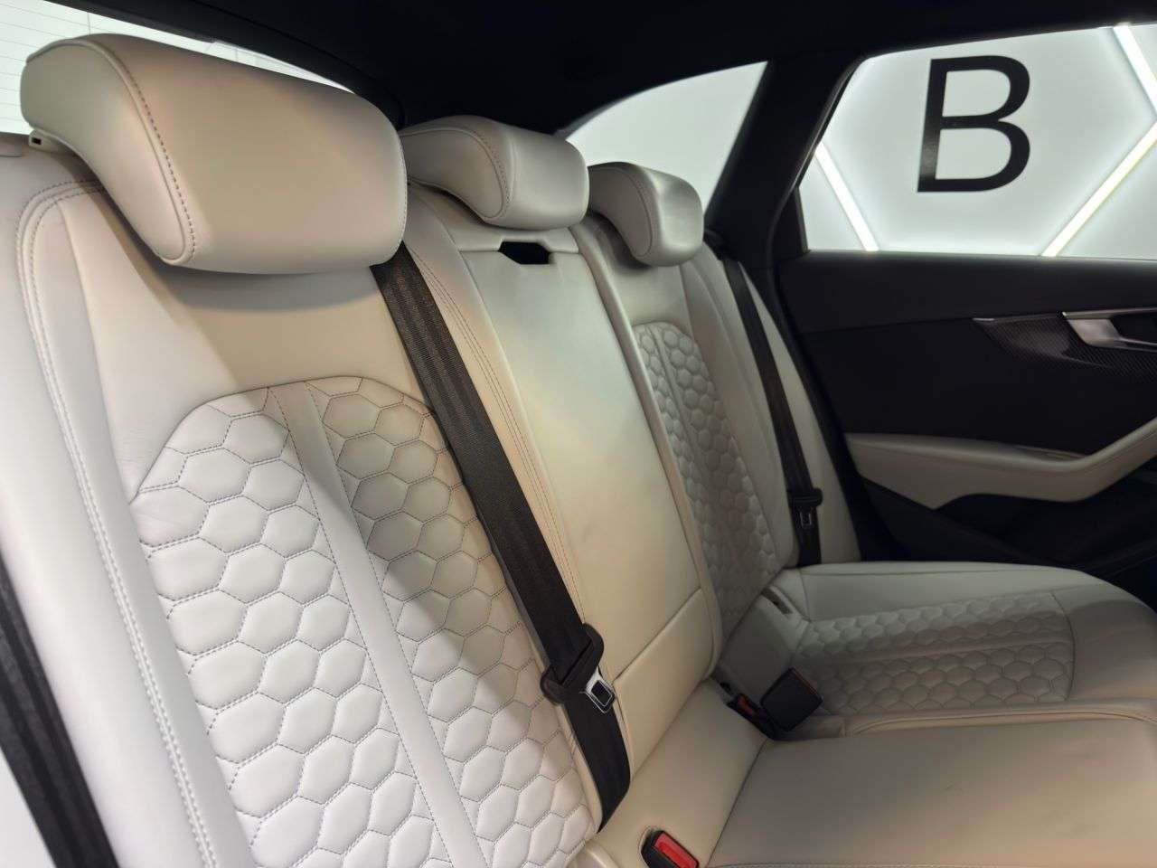 2022 AUDI RS4 AVANT 2022 AUDI RS4 AVANT