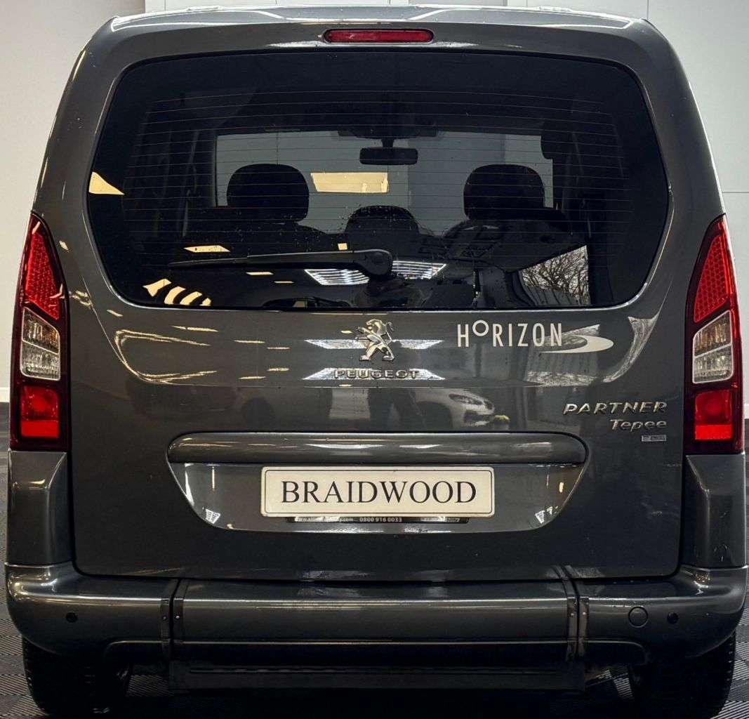 A 2014 PEUGEOT PARTNER TEPEE 1.6 HDi Tepee S MPV 5dr Diesel EGC (s/s) (125 g/km, 92 bhp) A 2014 PEUGEOT PARTNER TEPEE 1.6 HDi Tepee S MPV 5dr Diesel EGC (s/s) (125 g/km, 92 bhp)