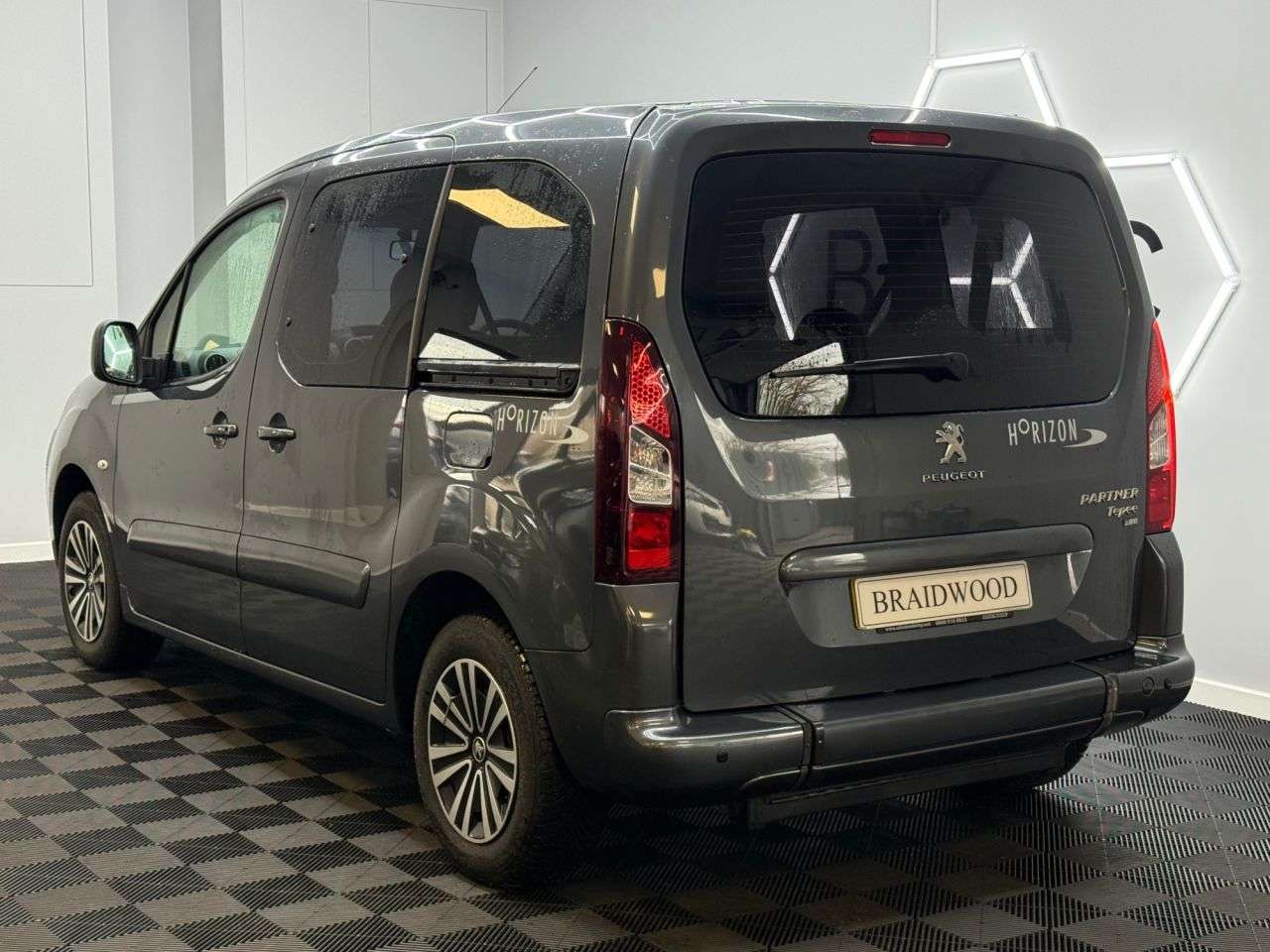 A 2014 PEUGEOT PARTNER TEPEE 1.6 HDi Tepee S MPV 5dr Diesel EGC (s/s) (125 g/km, 92 bhp) A 2014 PEUGEOT PARTNER TEPEE 1.6 HDi Tepee S MPV 5dr Diesel EGC (s/s) (125 g/km, 92 bhp)