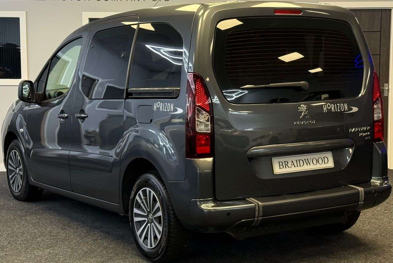 A 2014 PEUGEOT PARTNER TEPEE 1.6 HDi Tepee S MPV 5dr Diesel EGC (s/s) (125 g/km, 92 bhp) A 2014 PEUGEOT PARTNER TEPEE 1.6 HDi Tepee S MPV 5dr Diesel EGC (s/s) (125 g/km, 92 bhp)
