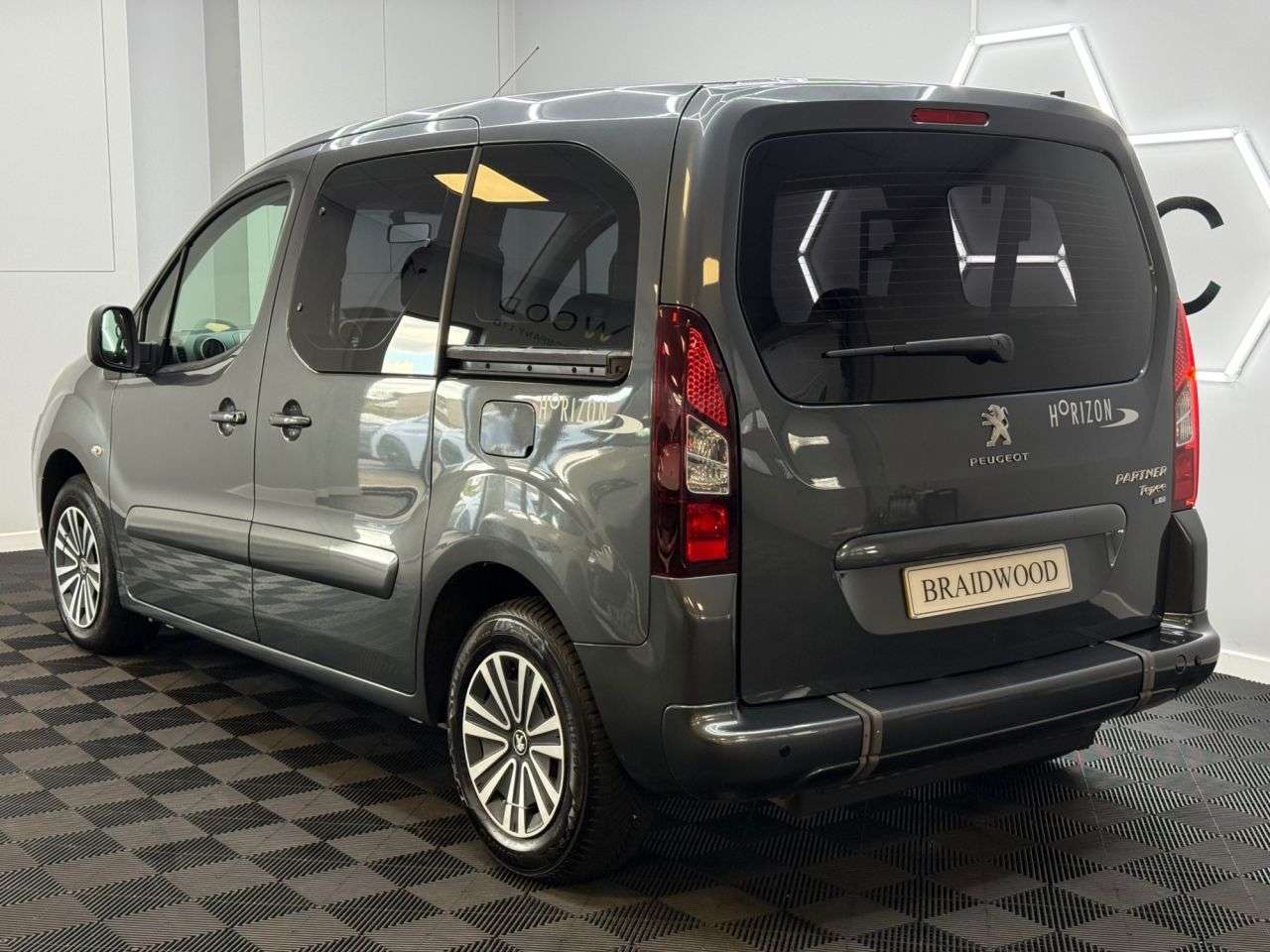 A 2014 PEUGEOT PARTNER TEPEE 1.6 HDi Tepee S MPV 5dr Diesel EGC (s/s) (125 g/km, 92 bhp) A 2014 PEUGEOT PARTNER TEPEE 1.6 HDi Tepee S MPV 5dr Diesel EGC (s/s) (125 g/km, 92 bhp)
