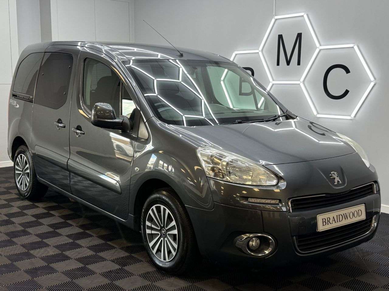 A 2014 PEUGEOT PARTNER TEPEE 1.6 HDi Tepee S MPV 5dr Diesel EGC (s/s) (125 g/km, 92 bhp) A 2014 PEUGEOT PARTNER TEPEE 1.6 HDi Tepee S MPV 5dr Diesel EGC (s/s) (125 g/km, 92 bhp)