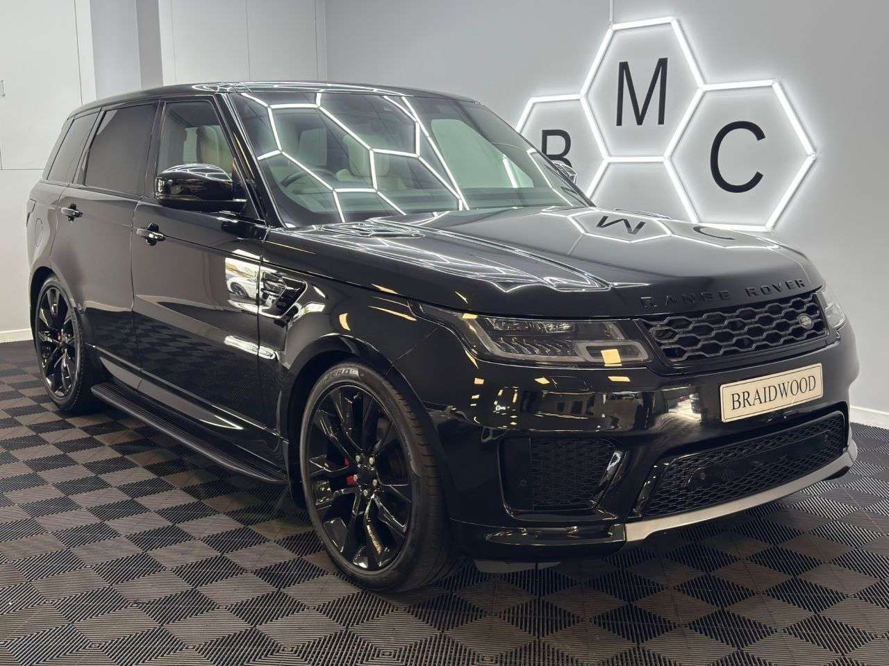 A 2019 LAND ROVER RANGE ROVER SPORT 3.0 SD V6 HSE SUV 5dr Diesel Auto 4WD Euro 6 (s/s) (306 ps) A 2019 LAND ROVER RANGE ROVER SPORT 3.0 SD V6 HSE SUV 5dr Diesel Auto 4WD Euro 6 (s/s) (306 ps)