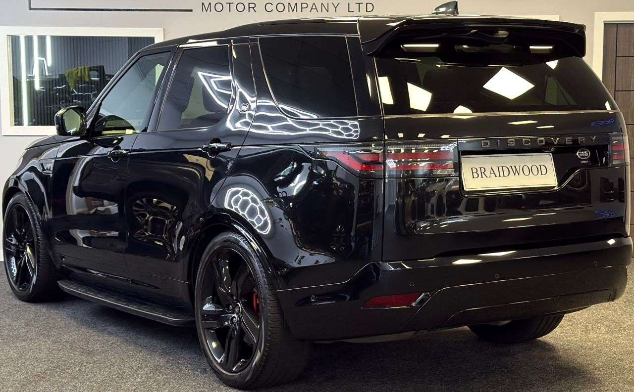 A 2021 LAND ROVER DISCOVERY 3.0 D300 MHEV R-Dynamic HSE SUV 5dr Diesel Auto 4WD Euro 6 (s/s) (300 ps) A 2021 LAND ROVER DISCOVERY 3.0 D300 MHEV R-Dynamic HSE SUV 5dr Diesel Auto 4WD Euro 6 (s/s) (300 ps)