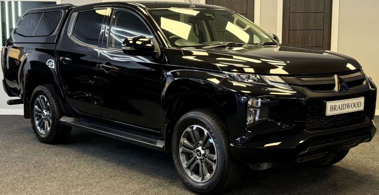 A 2021 MITSUBISHI L200 2.2 DI-D DC Barbarian Pickup Double Cab 4dr Diesel Manual 4WD Euro 6 (s/s) A 2021 MITSUBISHI L200 2.2 DI-D DC Barbarian Pickup Double Cab 4dr Diesel Manual 4WD Euro 6 (s/s)