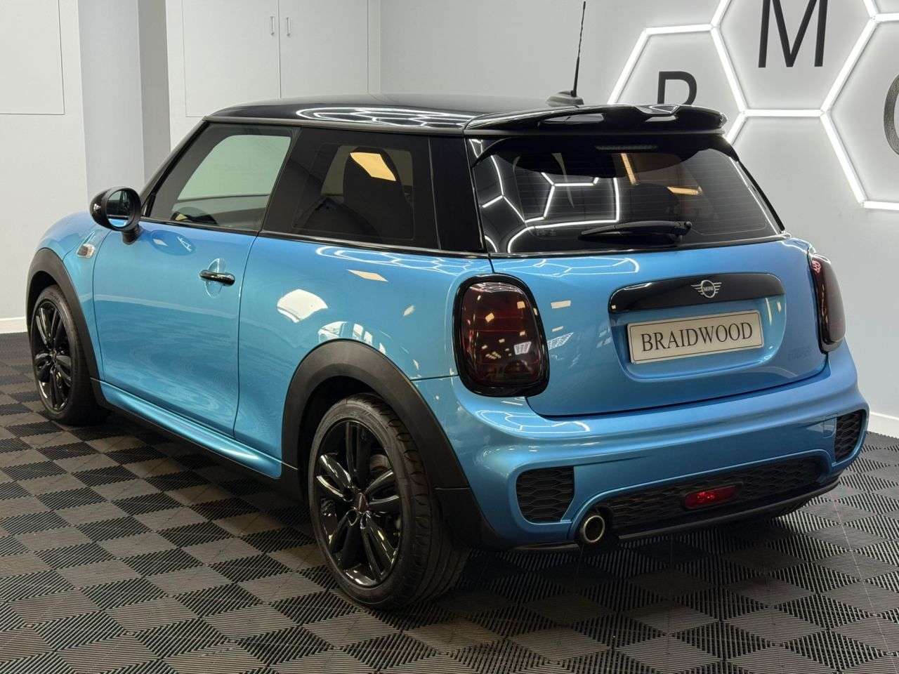 A 2019 MINI HATCH 1.5 Cooper Sport Hatchback 3dr Petrol Manual Euro 6 (s/s) (136 ps) A 2019 MINI HATCH 1.5 Cooper Sport Hatchback 3dr Petrol Manual Euro 6 (s/s) (136 ps)