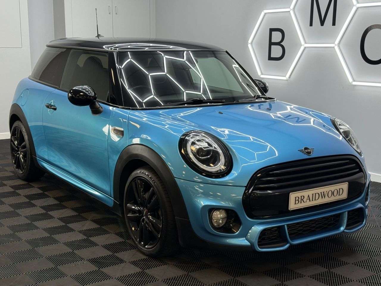 A 2019 MINI HATCH 1.5 Cooper Sport Hatchback 3dr Petrol Manual Euro 6 (s/s) (136 ps) A 2019 MINI HATCH 1.5 Cooper Sport Hatchback 3dr Petrol Manual Euro 6 (s/s) (136 ps)