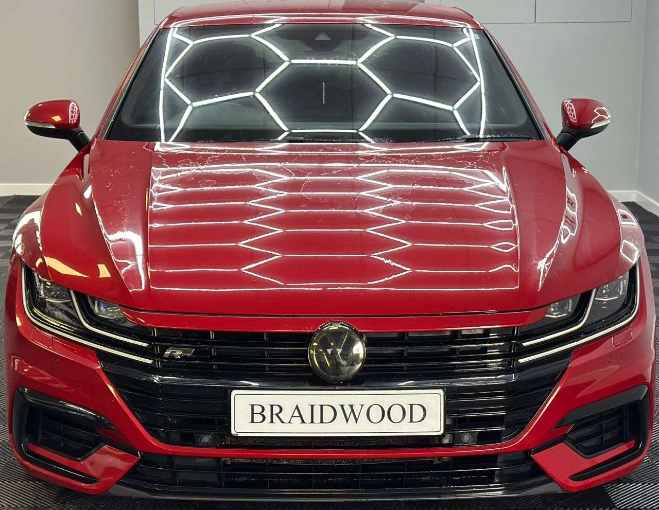 A 2018 VOLKSWAGEN ARTEON 2.0 TDI R-Line Fastback 5dr Diesel Manual Euro 6 (s/s) (150 ps) A 2018 VOLKSWAGEN ARTEON 2.0 TDI R-Line Fastback 5dr Diesel Manual Euro 6 (s/s) (150 ps)