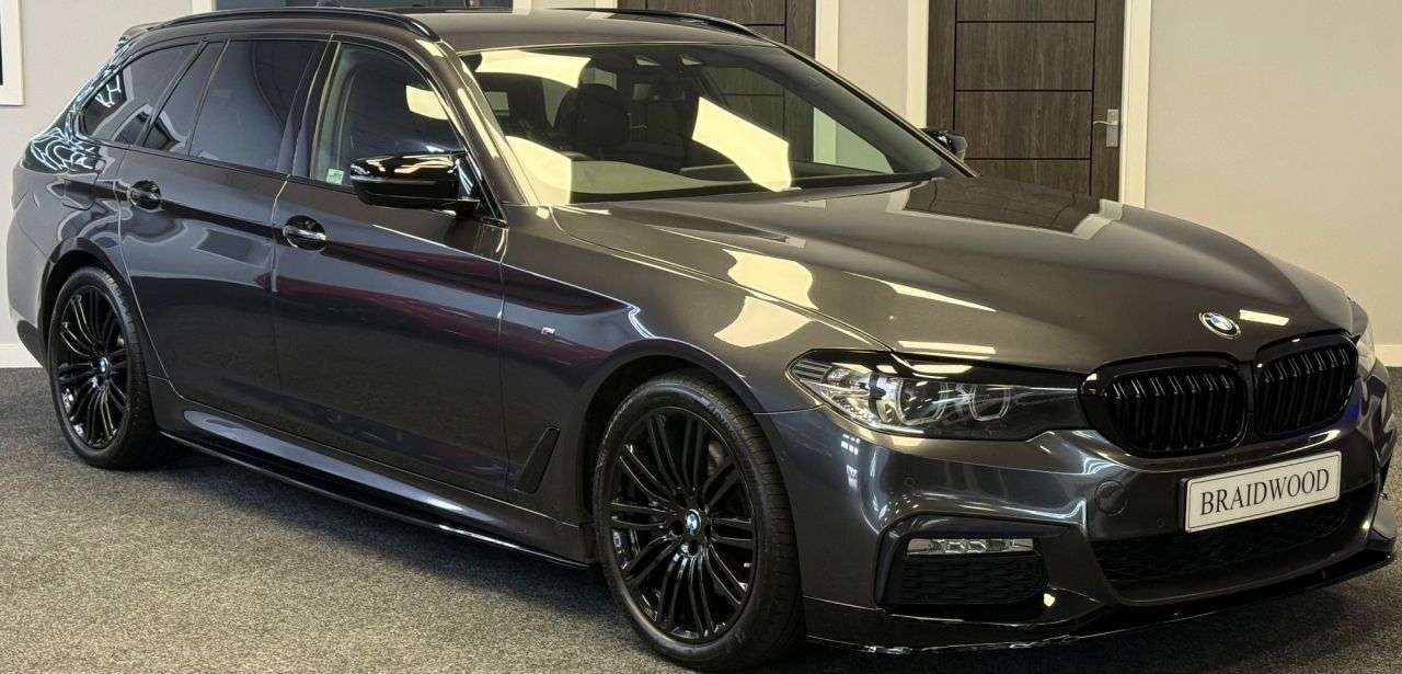 A 2018 BMW 5 SERIES 3.0 530d M Sport Touring 5dr Diesel Auto xDrive Euro 6 (s/s) (265 ps) A 2018 BMW 5 SERIES 3.0 530d M Sport Touring 5dr Diesel Auto xDrive Euro 6 (s/s) (265 ps)