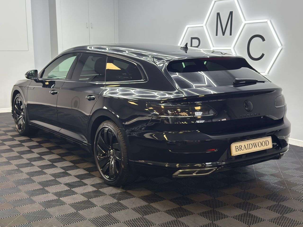 A 2023 VOLKSWAGEN ARTEON 2.0 TSI R-Line Shooting Brake 5dr Petrol DSG Euro 6 (s/s) (190 ps) A 2023 VOLKSWAGEN ARTEON 2.0 TSI R-Line Shooting Brake 5dr Petrol DSG Euro 6 (s/s) (190 ps)